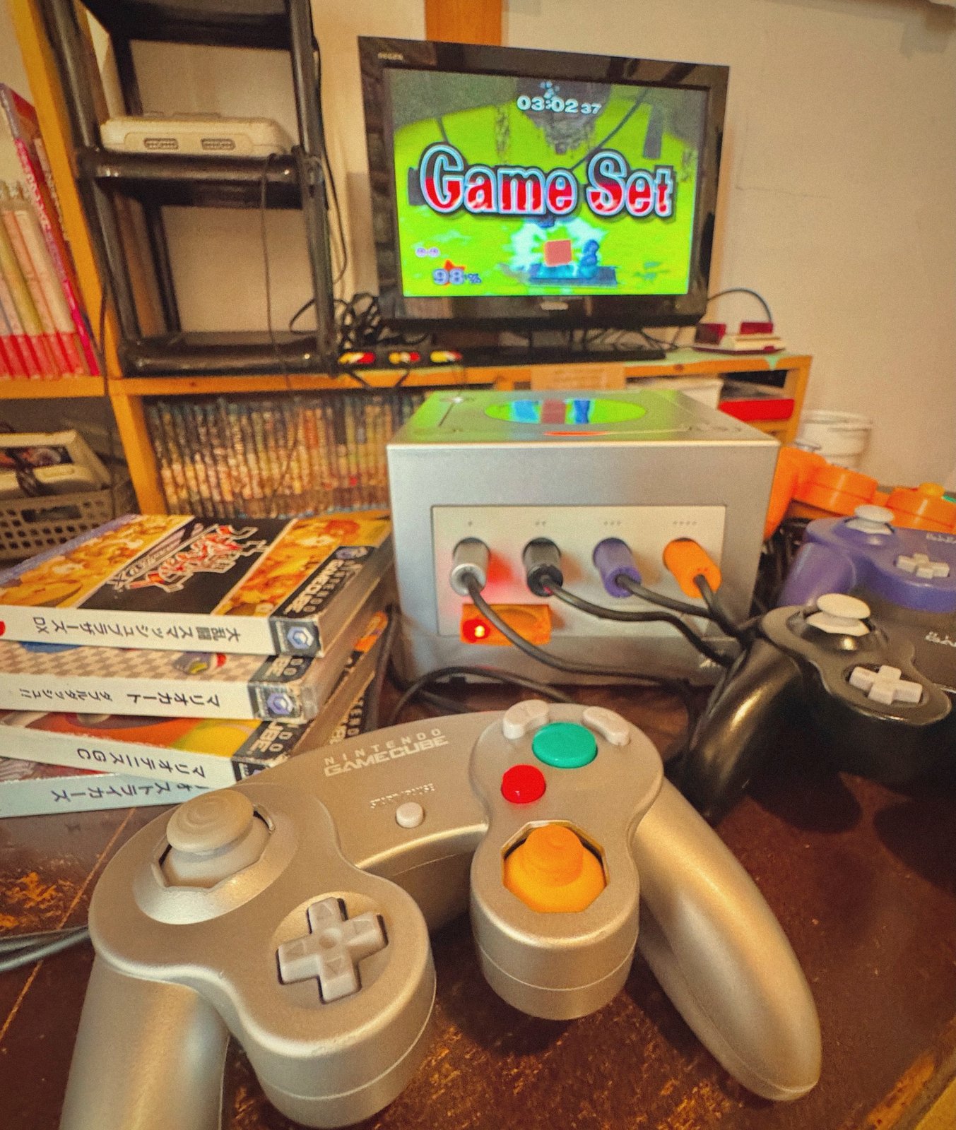 レトロゲームのコントローラー ― 雨の日も友人と楽しめる居間