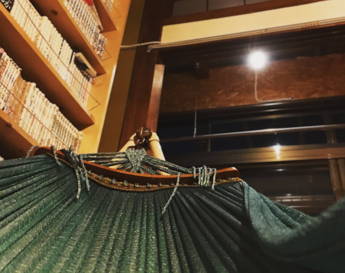ハンモックで読書 ― 雨の日の過ごし方